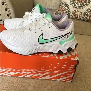 Women Nike Renew Ride 2 size 7